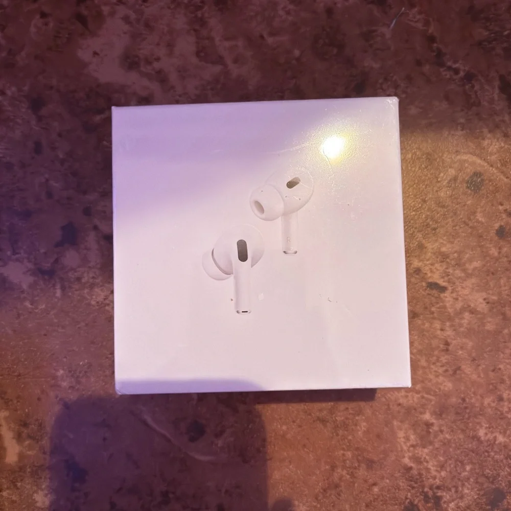 Apple AirPods Pro 2nd gen with Charging Case - White